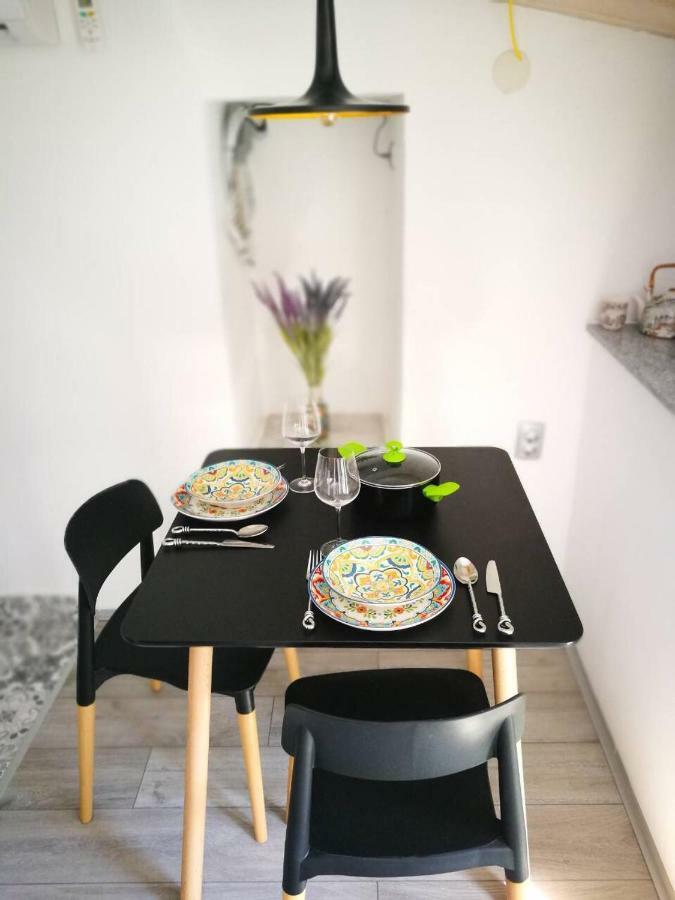 Cres Art Studio Kuning Apartment Екстер'єр фото