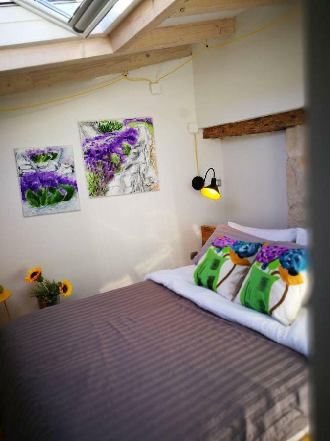 Cres Art Studio Kuning Apartment Екстер'єр фото