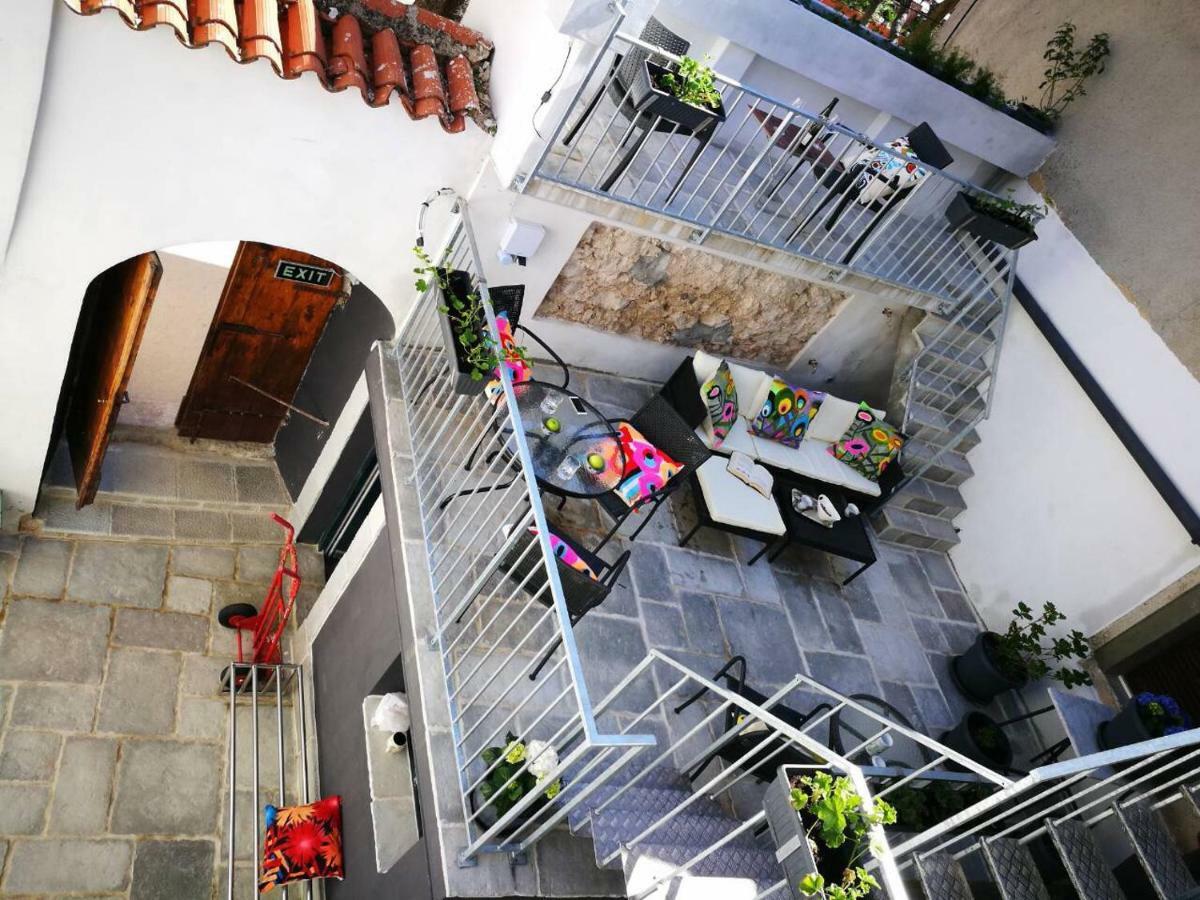 Cres Art Studio Kuning Apartment Екстер'єр фото